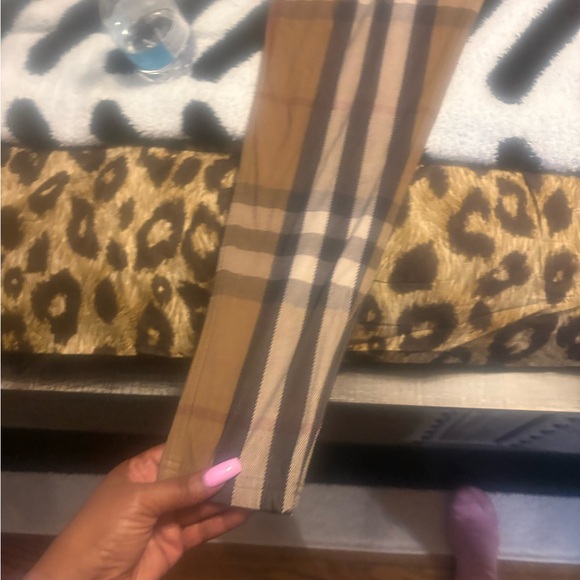 Burberry Tan and Black Check Leggings - Picture 7 of 7